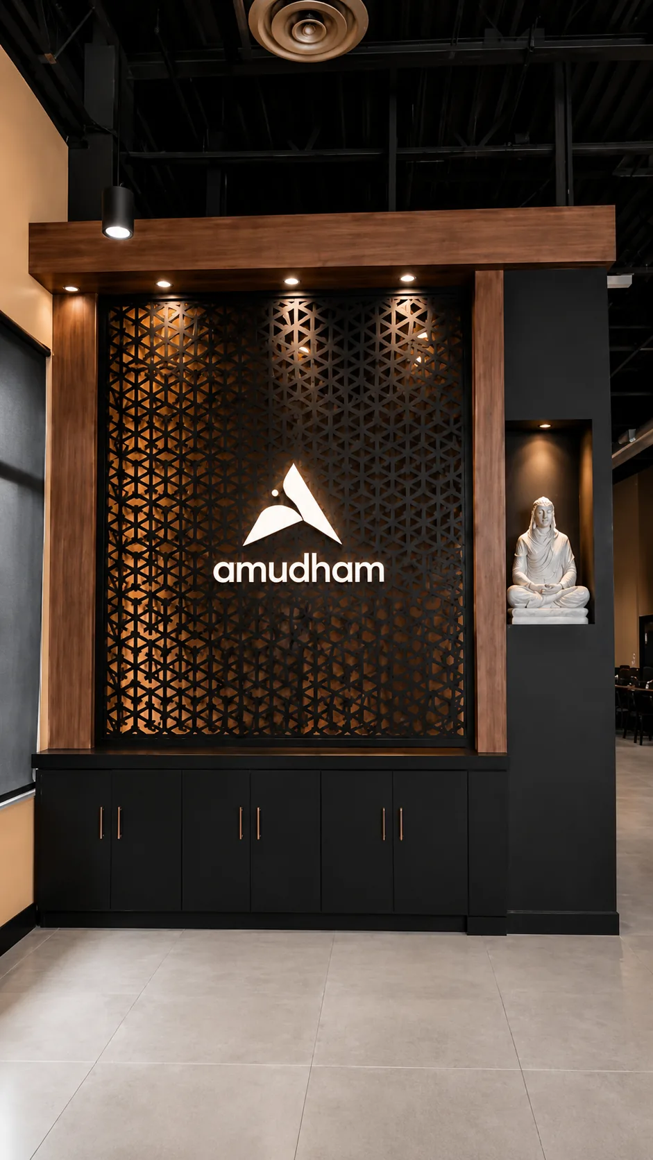 Amudham Restaurant dining